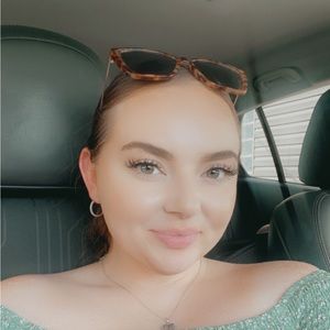 Meet your Posher, Katelyn